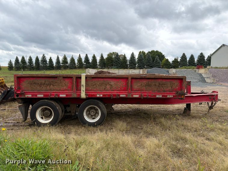 image for item FT8142 1997 Towmaster trailer