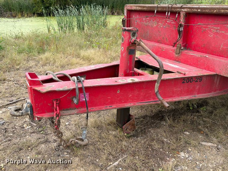 image for item FT8142 1997 Towmaster trailer