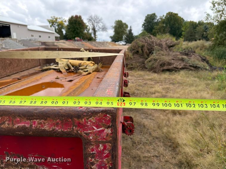 image for item FT8142 1997 Towmaster trailer