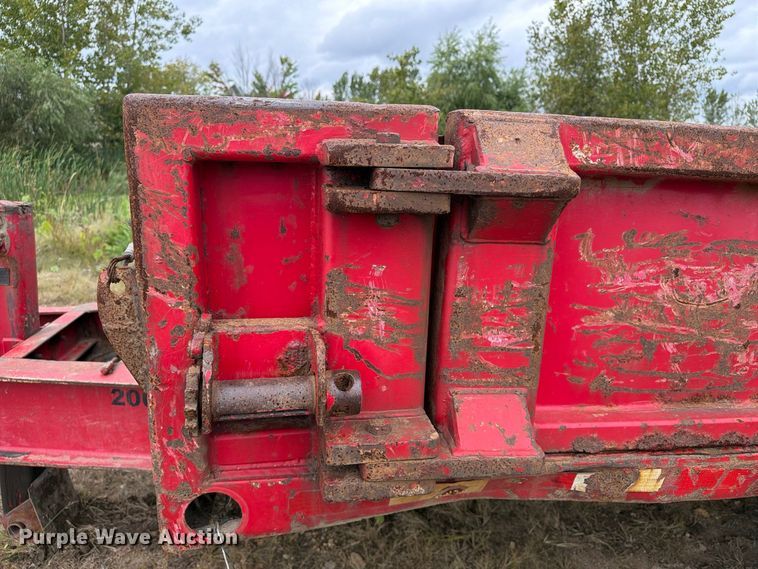 image for item FT8142 1997 Towmaster trailer