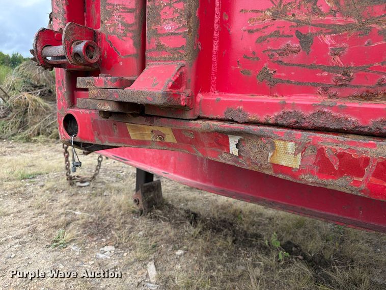 image for item FT8142 1997 Towmaster trailer