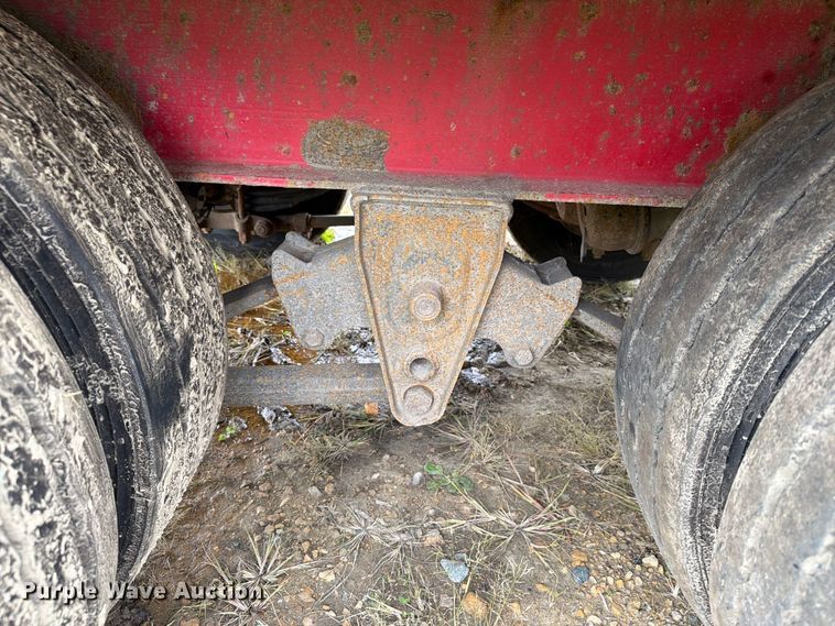 image for item FT8142 1997 Towmaster trailer
