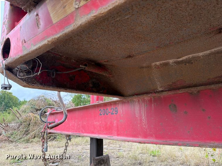 image for item FT8142 1997 Towmaster trailer