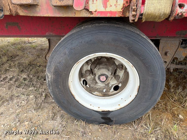 image for item FT8142 1997 Towmaster trailer
