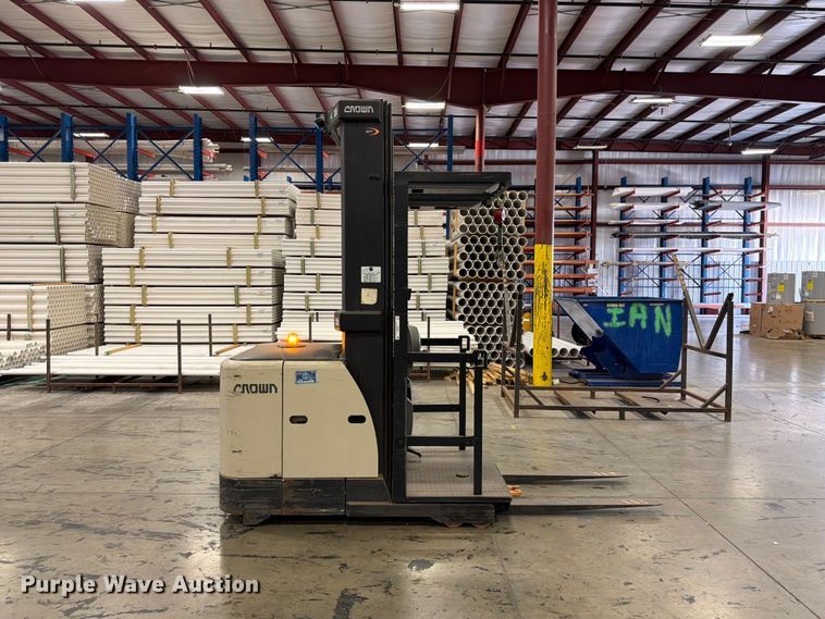 image for item FU0584 2018 Crown SP3520-30 Picker