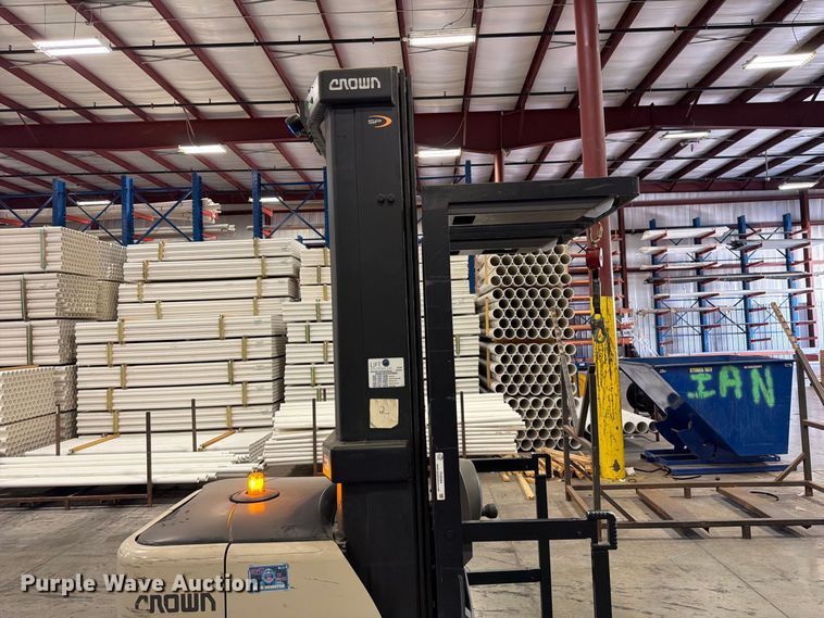 image for item FU0584 2018 Crown SP3520-30 Picker
