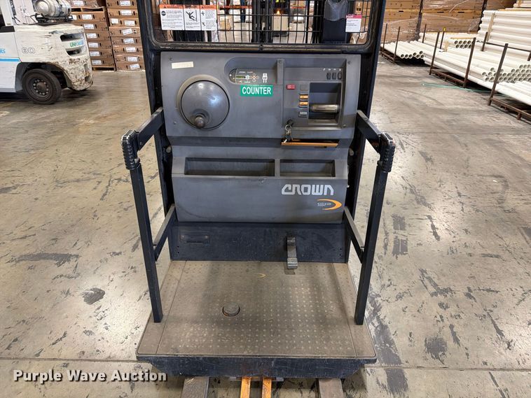 image for item FU0584 2018 Crown SP3520-30 Picker