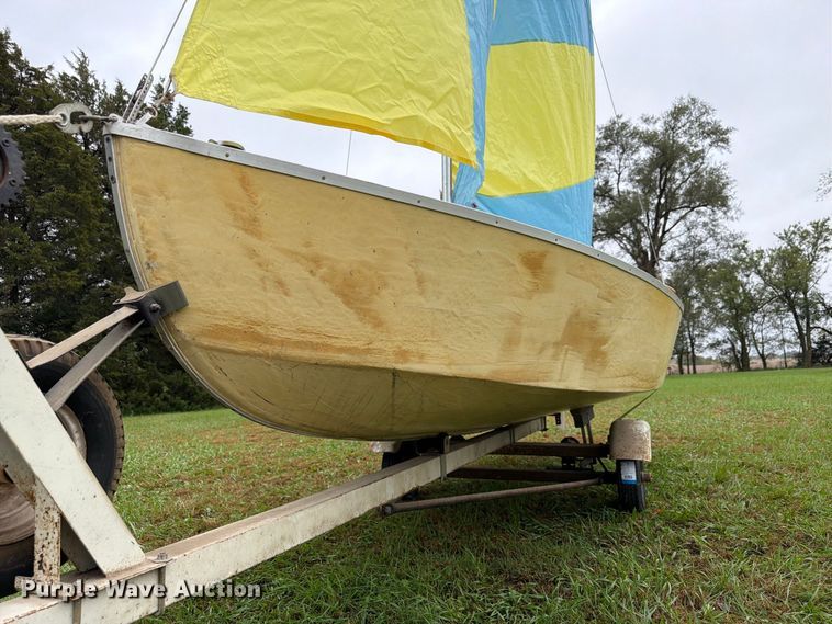 image for item FU0585 Folbot  Glorious sailboat