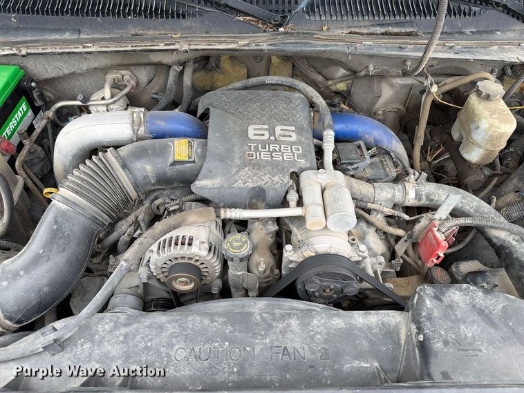 image for item FU0586 2001 Chevrolet Silverado 2500HD Crew Cab pickup truck