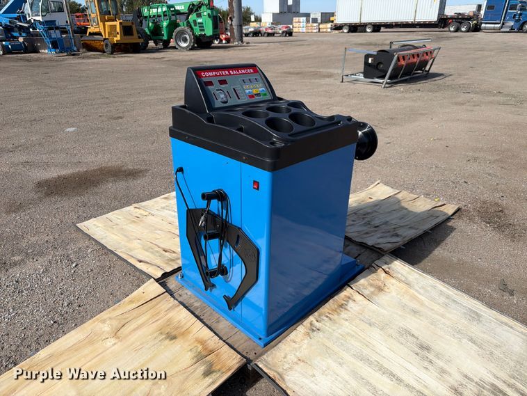 image for item FU0615 2026 Sdlanch SDLBM tire balancing machine
