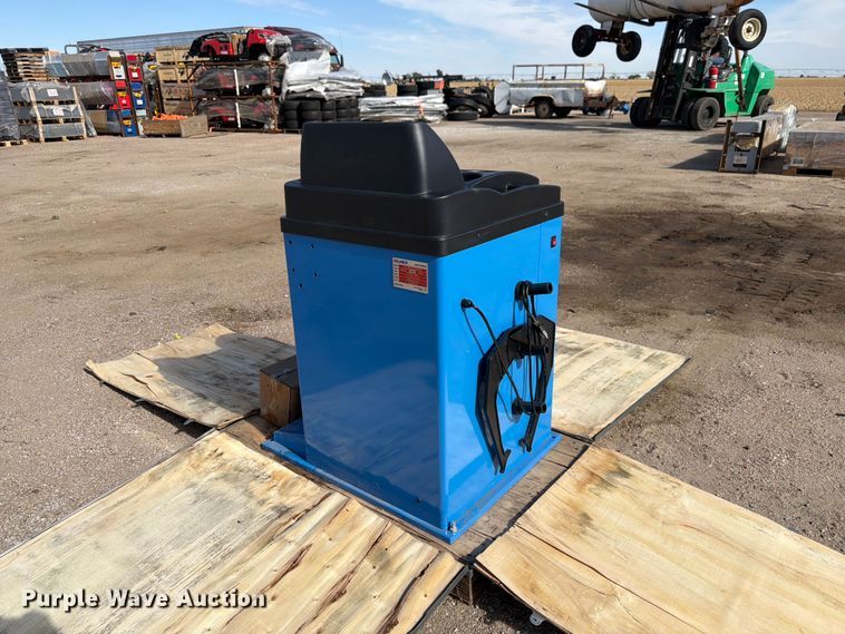 image for item FU0615 2026 Sdlanch SDLBM tire balancing machine