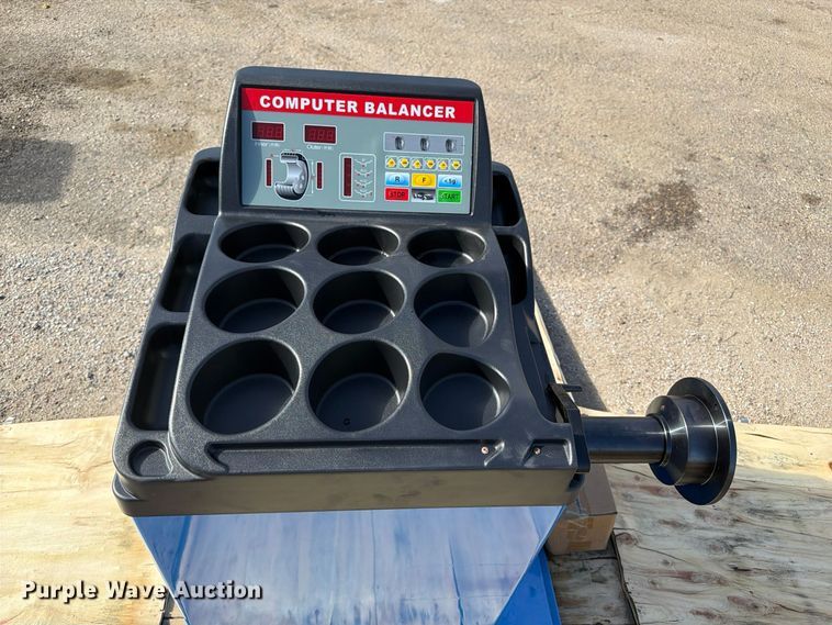 image for item FU0615 2026 Sdlanch SDLBM tire balancing machine
