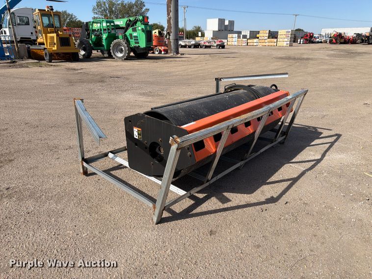 image for item FU0616 Skid steer roller