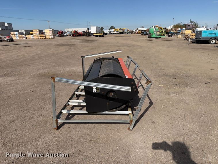 image for item FU0616 Skid steer roller