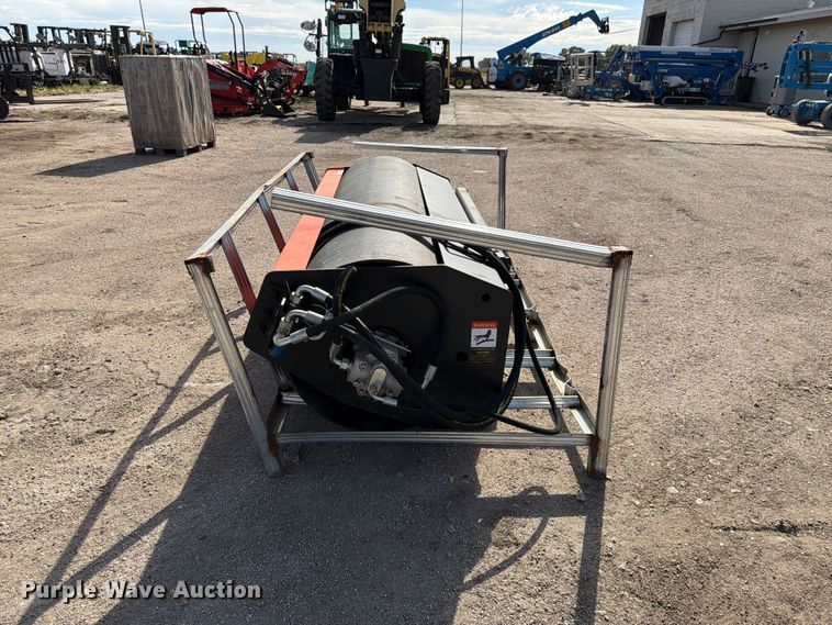 image for item FU0616 Skid steer roller