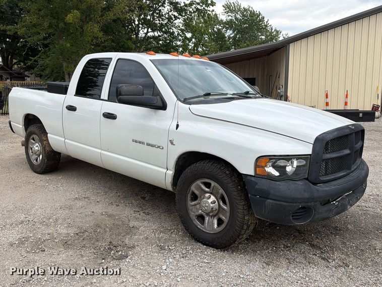image for item FU1047 2005 Dodge Ram 3500 Ext. Cab pickup truck