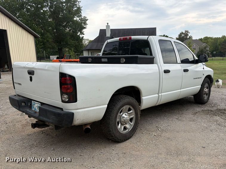 image for item FU1047 2005 Dodge Ram 3500 Ext. Cab pickup truck
