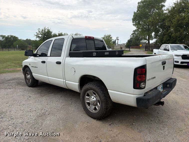image for item FU1047 2005 Dodge Ram 3500 Ext. Cab pickup truck