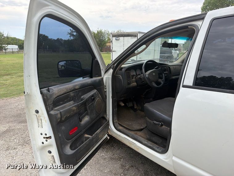 image for item FU1047 2005 Dodge Ram 3500 Ext. Cab pickup truck