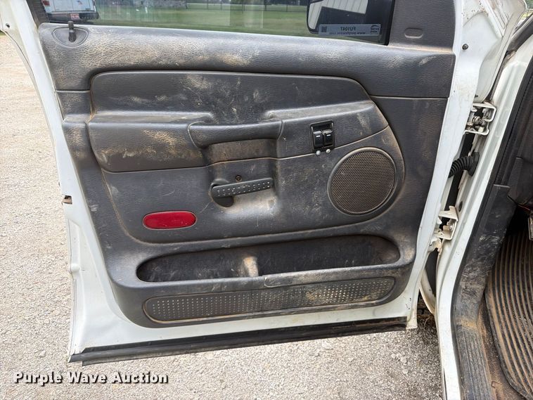 image for item FU1047 2005 Dodge Ram 3500 Ext. Cab pickup truck