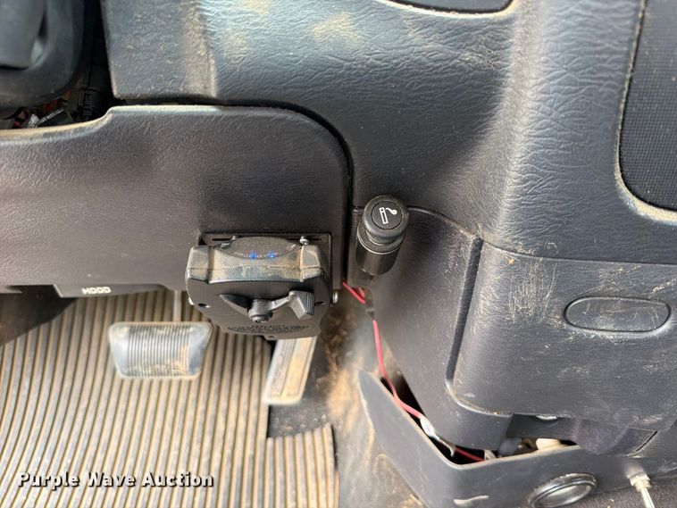 image for item FU1047 2005 Dodge Ram 3500 Ext. Cab pickup truck