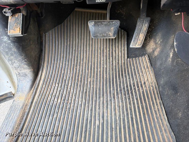 image for item FU1047 2005 Dodge Ram 3500 Ext. Cab pickup truck