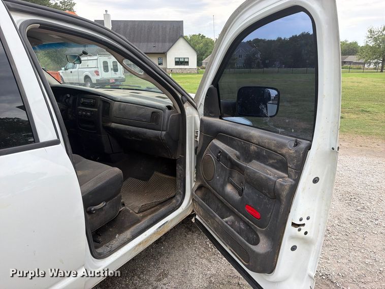 image for item FU1047 2005 Dodge Ram 3500 Ext. Cab pickup truck