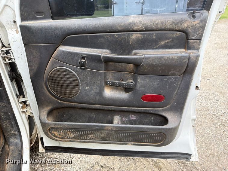 image for item FU1047 2005 Dodge Ram 3500 Ext. Cab pickup truck