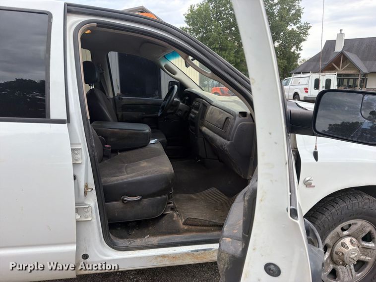 image for item FU1047 2005 Dodge Ram 3500 Ext. Cab pickup truck