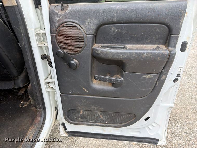 image for item FU1047 2005 Dodge Ram 3500 Ext. Cab pickup truck