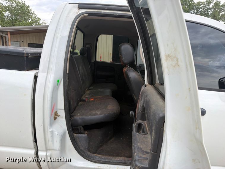 image for item FU1047 2005 Dodge Ram 3500 Ext. Cab pickup truck