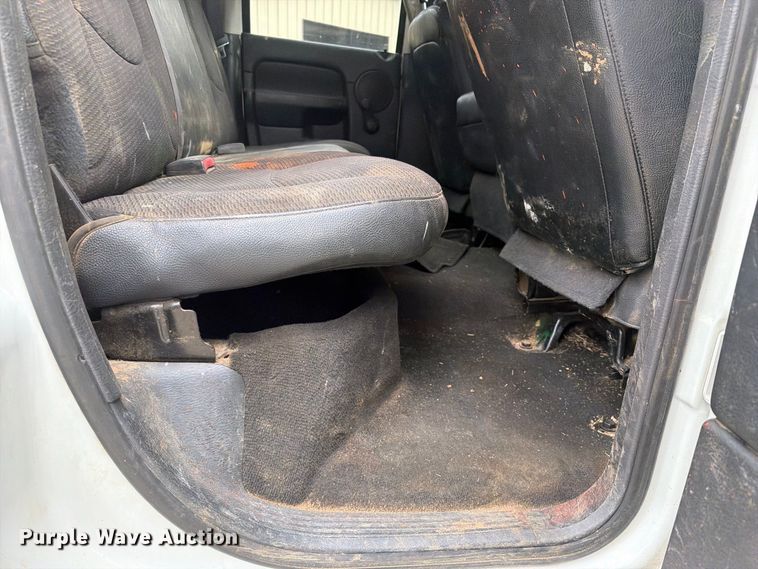 image for item FU1047 2005 Dodge Ram 3500 Ext. Cab pickup truck