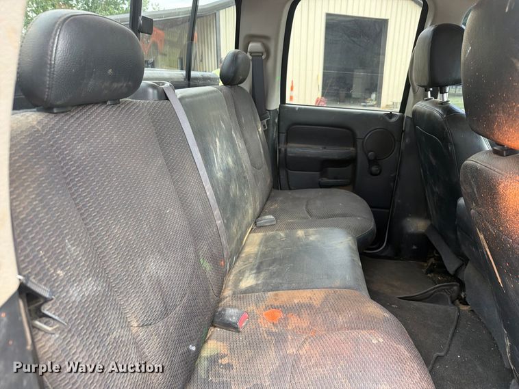 image for item FU1047 2005 Dodge Ram 3500 Ext. Cab pickup truck