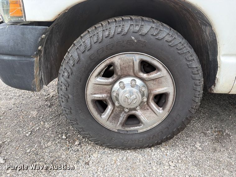 image for item FU1047 2005 Dodge Ram 3500 Ext. Cab pickup truck