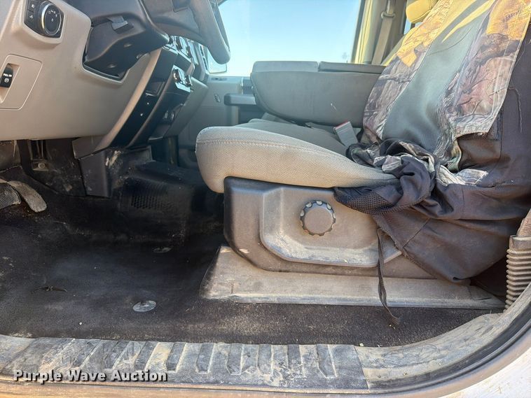 image for item FU1194 2019 Ford F150 Crew Cab pickup truck