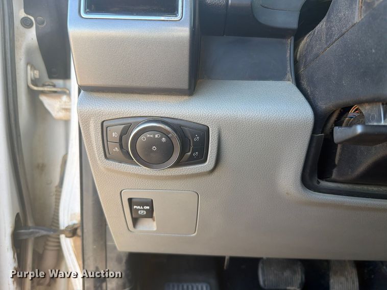 image for item FU1194 2019 Ford F150 Crew Cab pickup truck