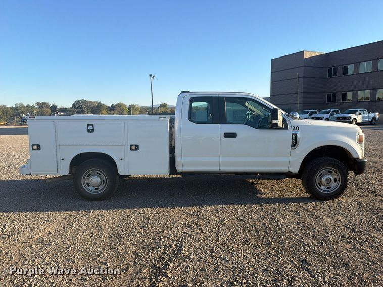 image for item FU1196 2020 Ford F250 Super Duty Ext. Cab utility bed pickup truck