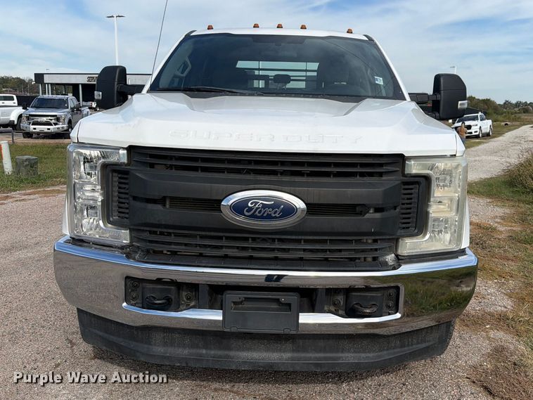 image for item FU1200 2019 Ford F350 Super Duty Crew Cab dump flatbed pickup truck