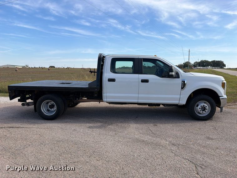 image for item FU1200 2019 Ford F350 Super Duty Crew Cab dump flatbed pickup truck