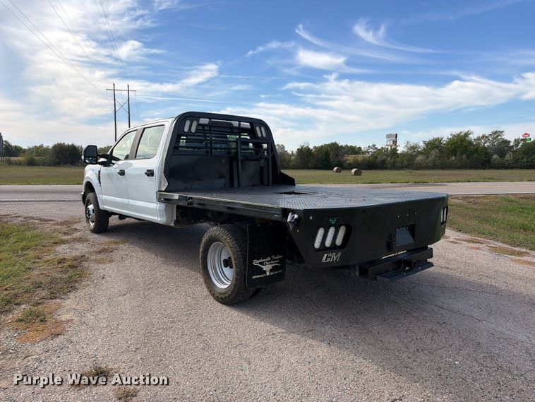 image for item FU1200 2019 Ford F350 Super Duty Crew Cab dump flatbed pickup truck