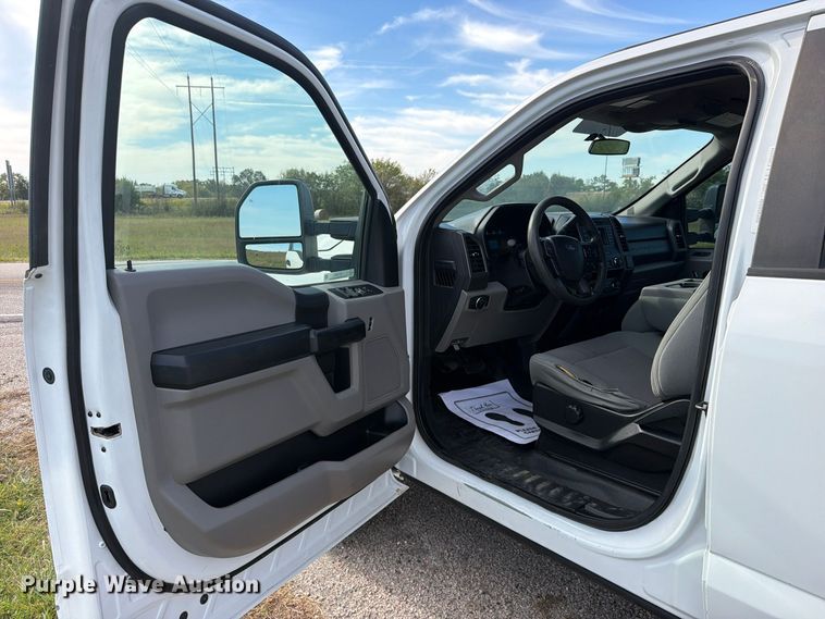 image for item FU1200 2019 Ford F350 Super Duty Crew Cab dump flatbed pickup truck