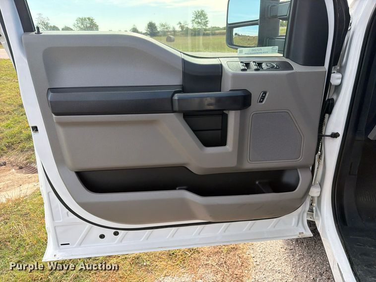 image for item FU1200 2019 Ford F350 Super Duty Crew Cab dump flatbed pickup truck