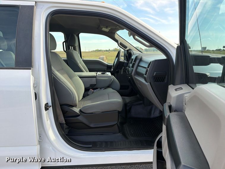image for item FU1200 2019 Ford F350 Super Duty Crew Cab dump flatbed pickup truck