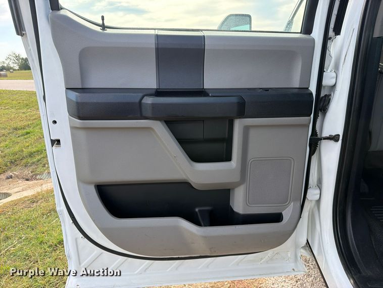 image for item FU1200 2019 Ford F350 Super Duty Crew Cab dump flatbed pickup truck