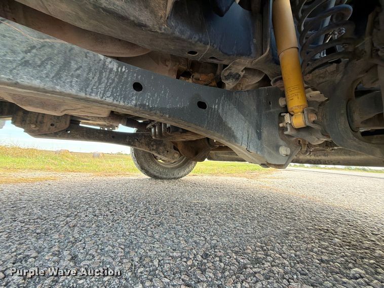 image for item FU1200 2019 Ford F350 Super Duty Crew Cab dump flatbed pickup truck
