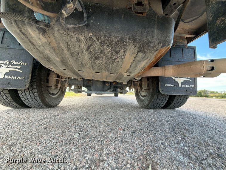image for item FU1200 2019 Ford F350 Super Duty Crew Cab dump flatbed pickup truck