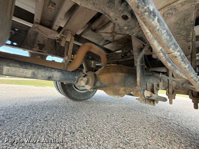 image for item FU1200 2019 Ford F350 Super Duty Crew Cab dump flatbed pickup truck