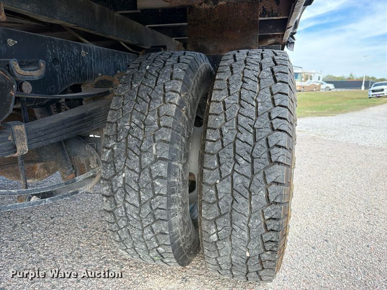 image for item FU1200 2019 Ford F350 Super Duty Crew Cab dump flatbed pickup truck