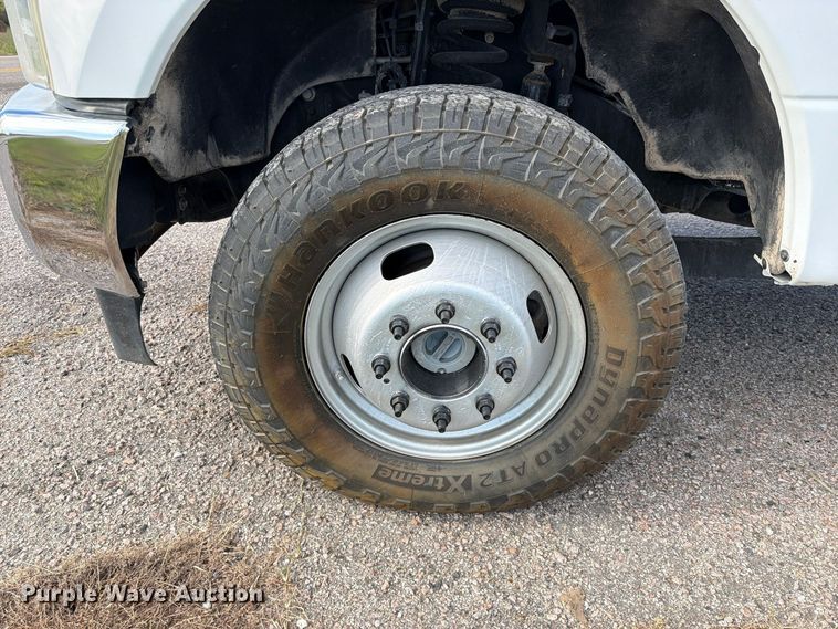 image for item FU1200 2019 Ford F350 Super Duty Crew Cab dump flatbed pickup truck