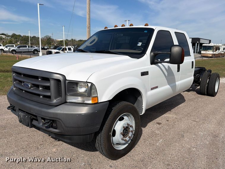 image for item FU1203 2004 Ford F450 Super Duty Crew Cab truck cab and chassis